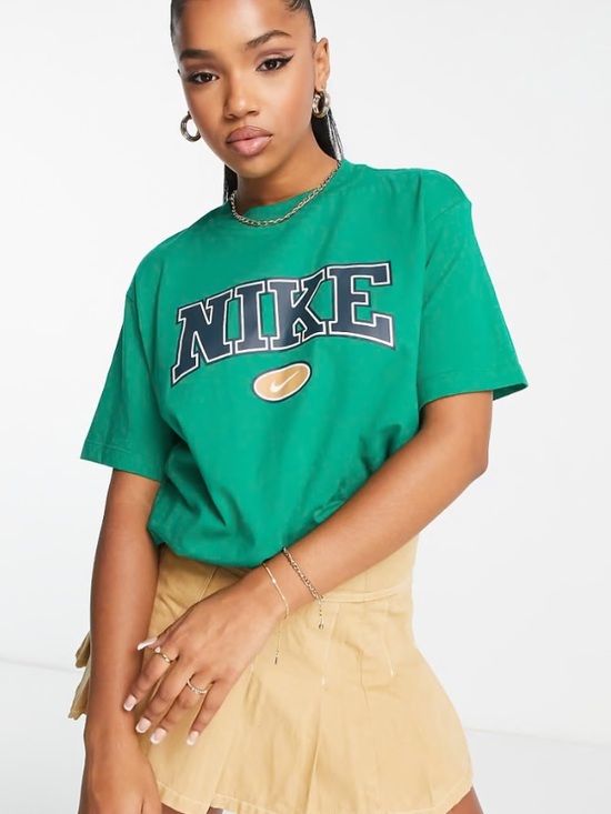 Nike Tops - Nike Women’s Green Logo Short-Sleeve Retro T-Shirt / Size XXL